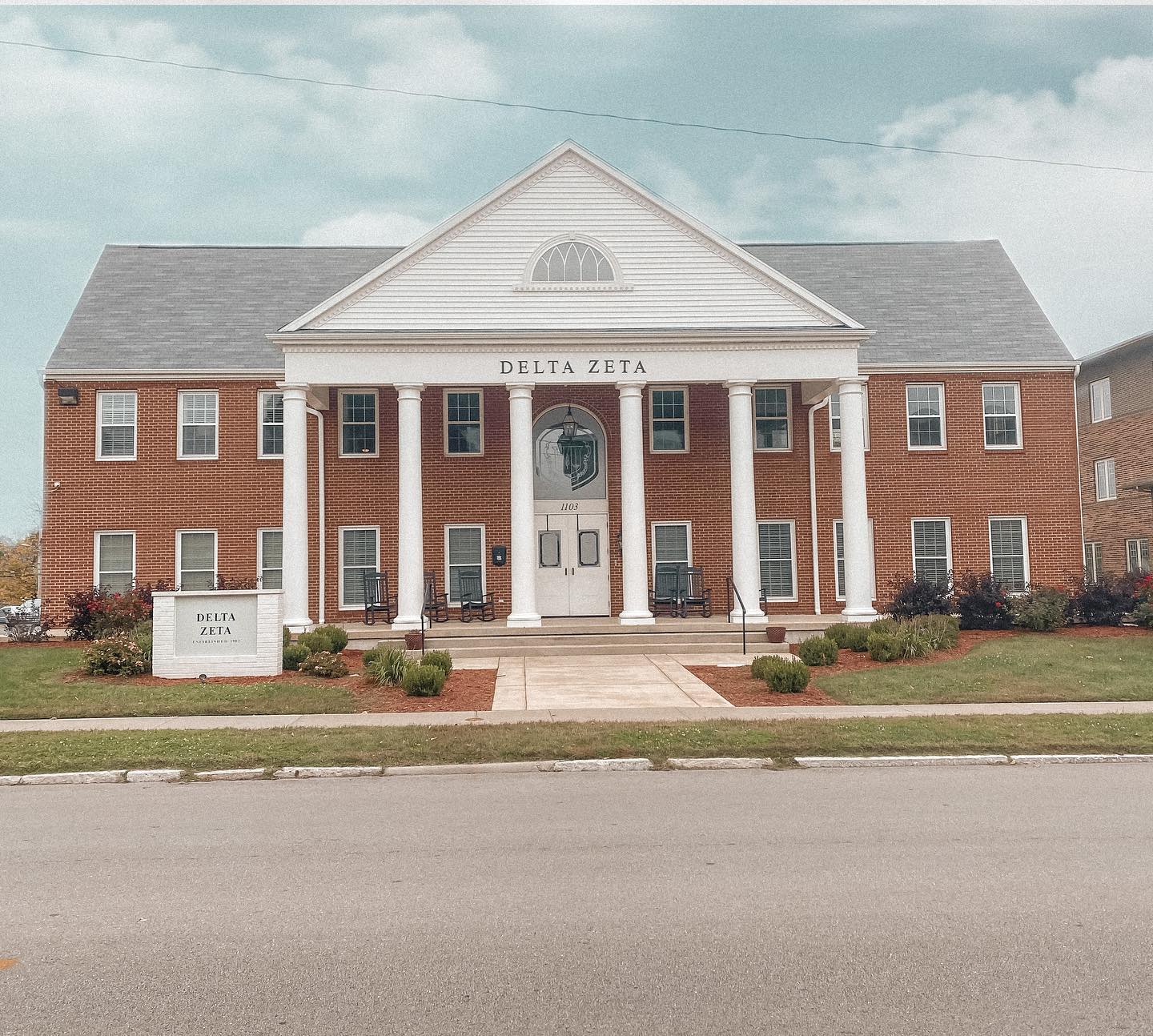 Featured House: Epsilon Nu – Missouri State University | Delta Zeta